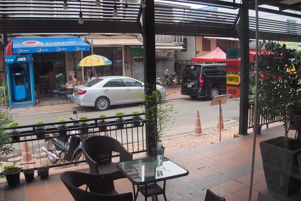 Lao Silk Hotel Ban Nongdouang Exterior photo