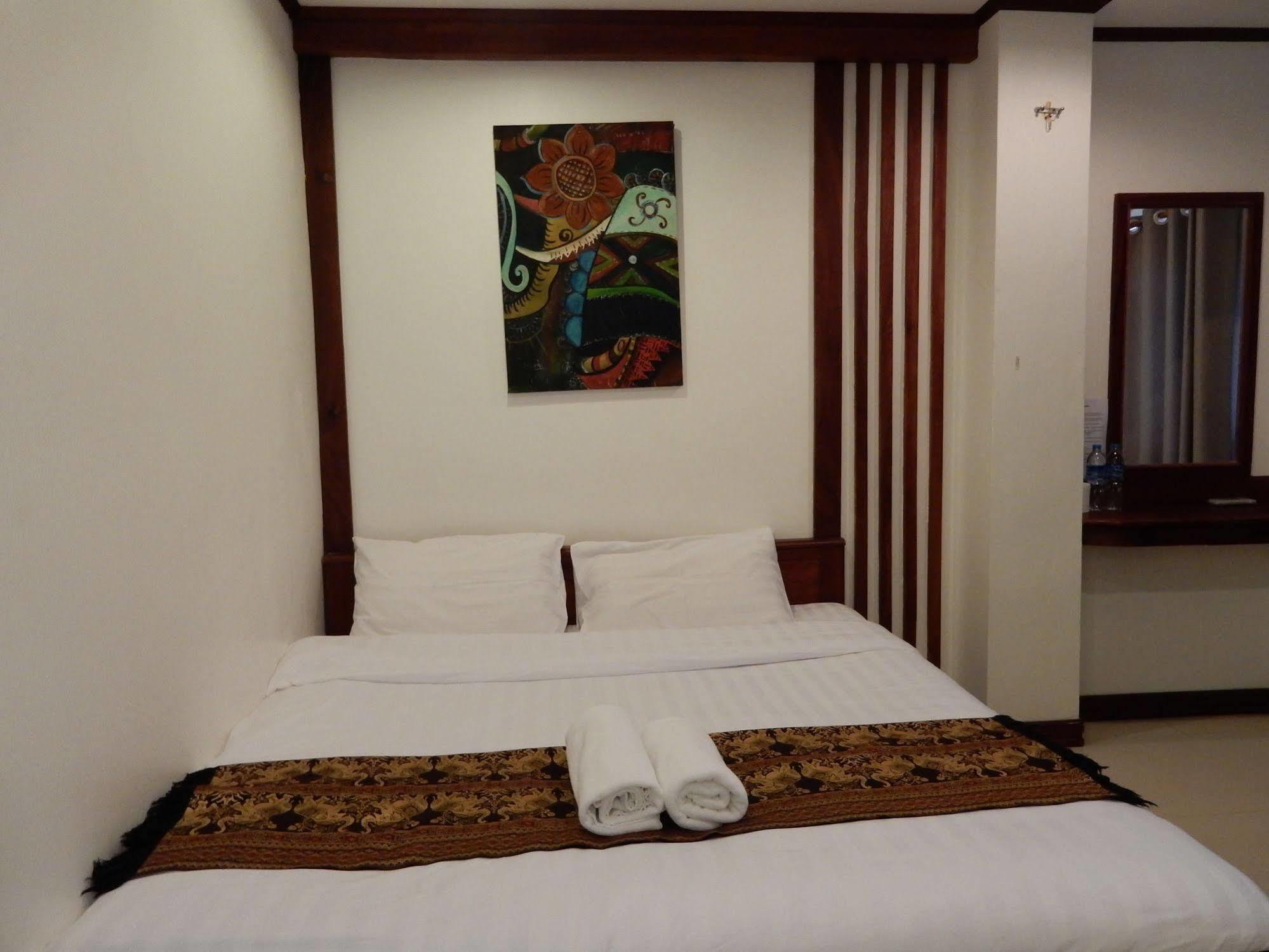 Lao Silk Hotel Ban Nongdouang Exterior photo